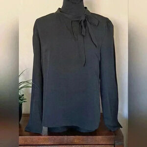 ❤️ Beautiful M Black Long Sleeved Blouse Size 6